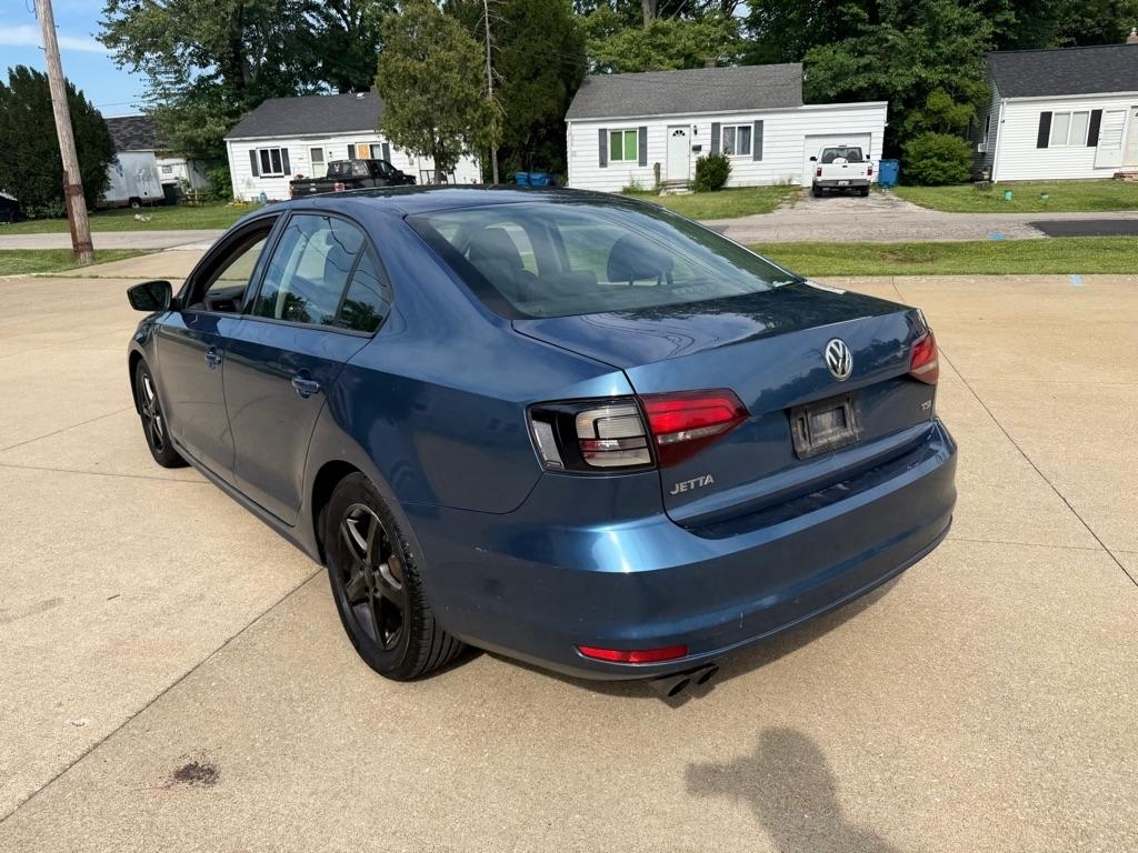 Volkswagen Jetta 1.4T S 6A 2016
