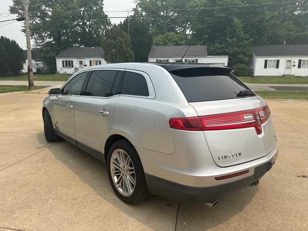 Lincoln MKT  2014