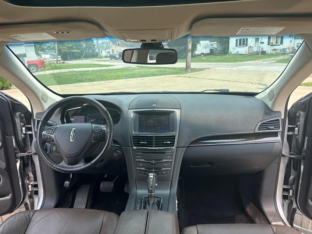 Lincoln MKT  2014