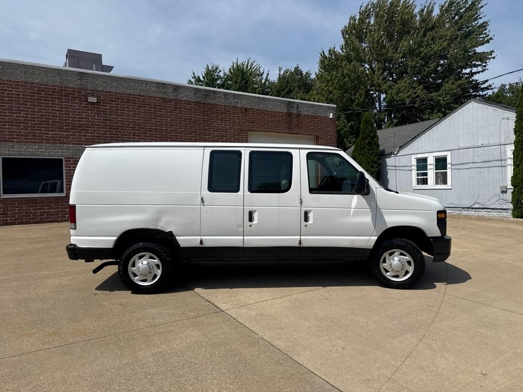 Ford Econoline E-150 2009