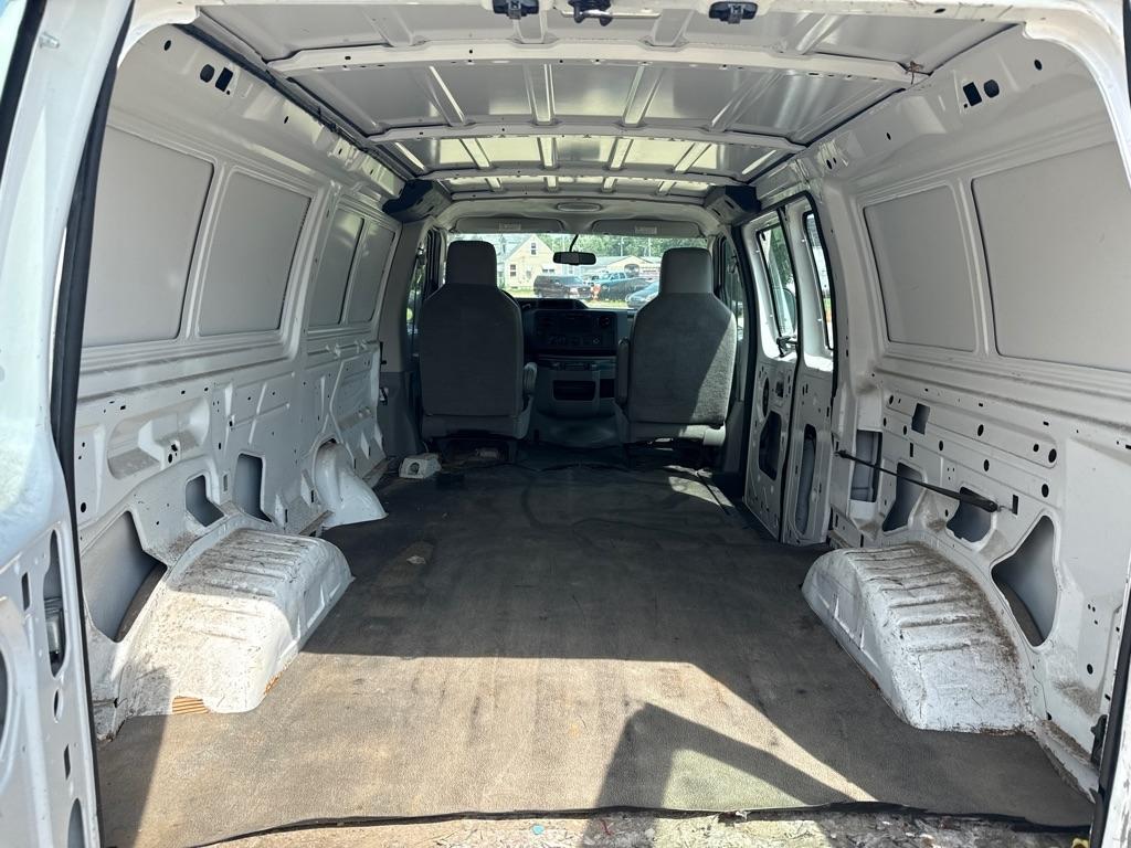 Ford Econoline E-150 2009