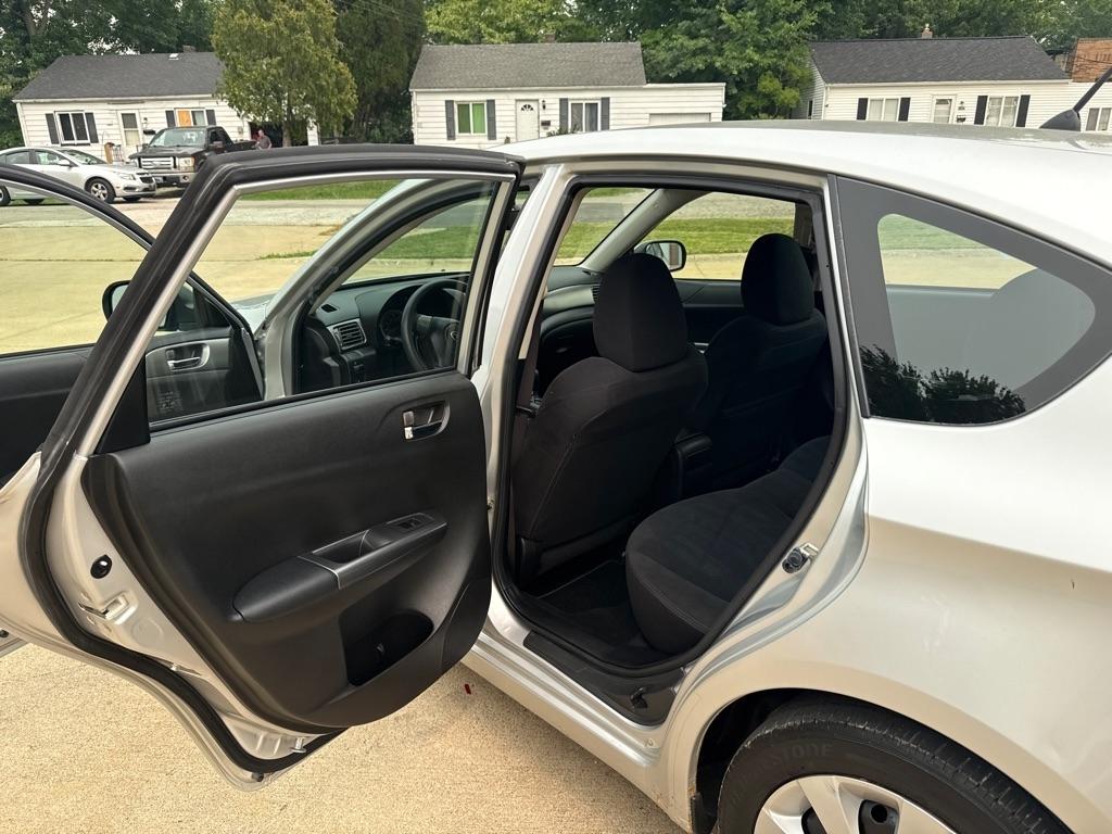 Subaru Impreza 2.5i 5-door 2011