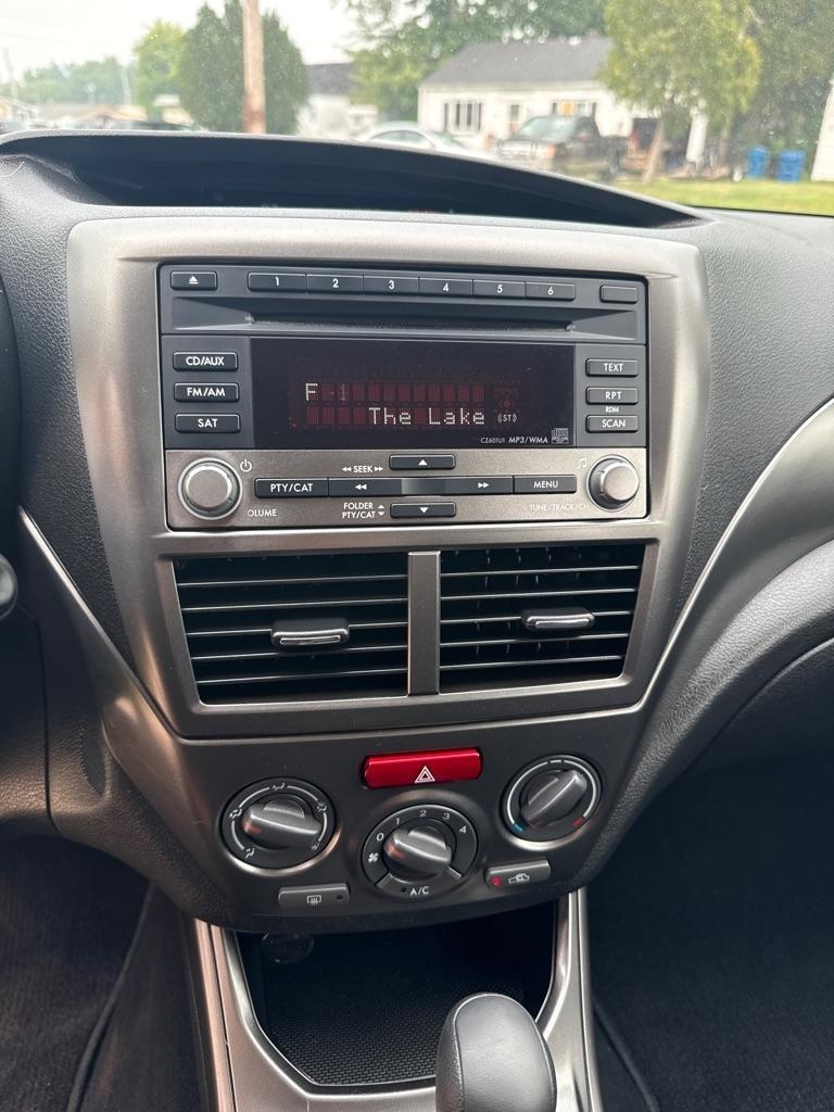 Subaru Impreza 2.5i 5-door 2011