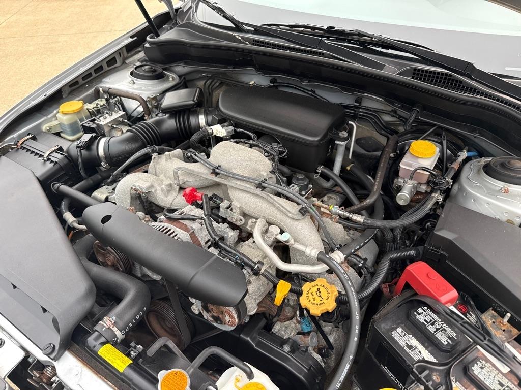 Subaru Impreza 2.5i 5-door 2011