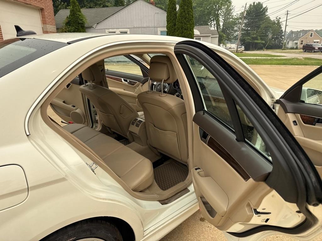 Mercedes-Benz C-Class C300 4MATIC Sport Sedan 2012