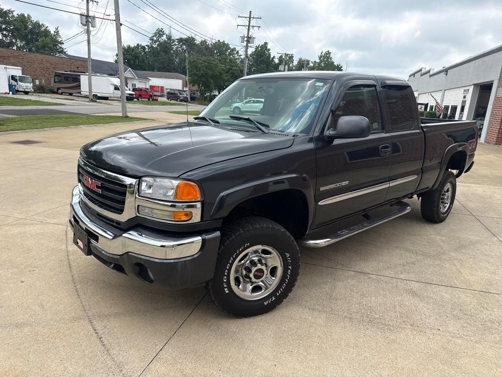 2005 GMC Sierra 2500HD Ext. Cab Short Bed 4WD