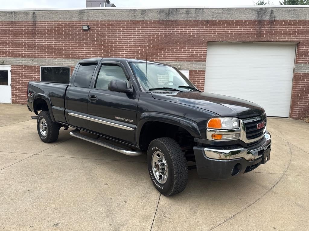 GMC Sierra 2500HD Ext. Cab Short Bed 4WD 2005