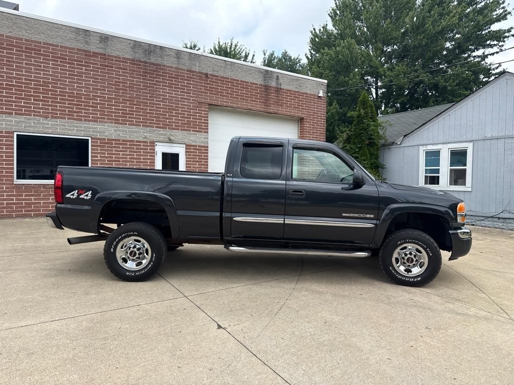 GMC Sierra 2500HD Ext. Cab Short Bed 4WD 2005