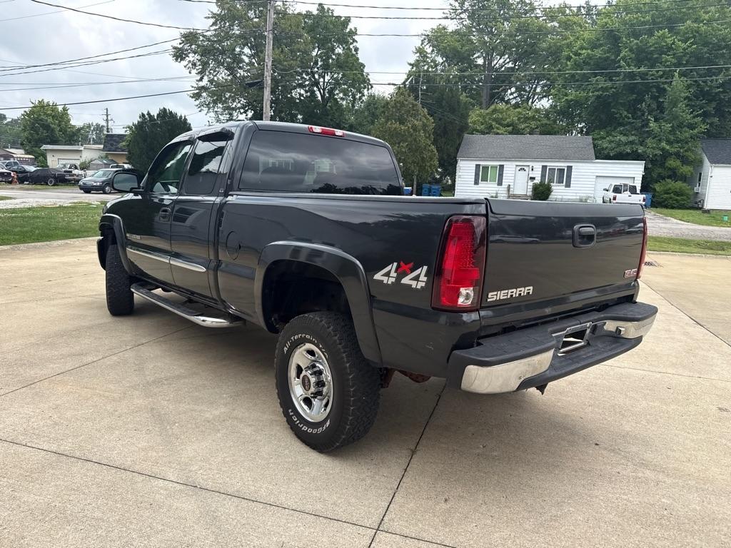 GMC Sierra 2500HD Ext. Cab Short Bed 4WD 2005