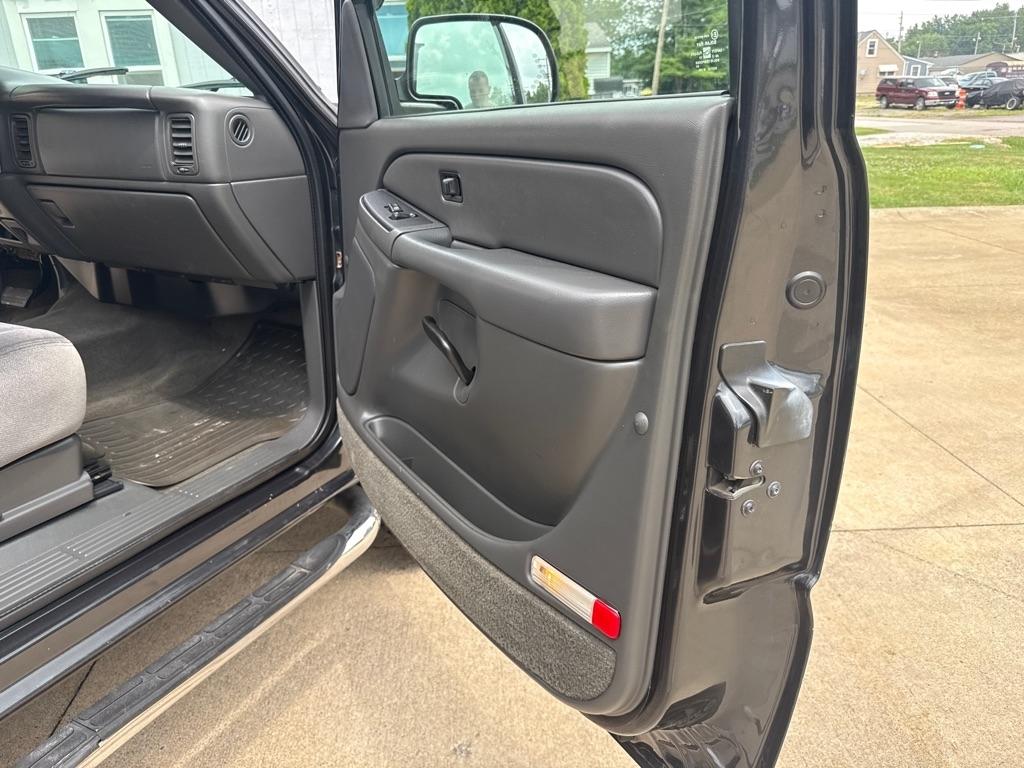 GMC Sierra 2500HD Ext. Cab Short Bed 4WD 2005