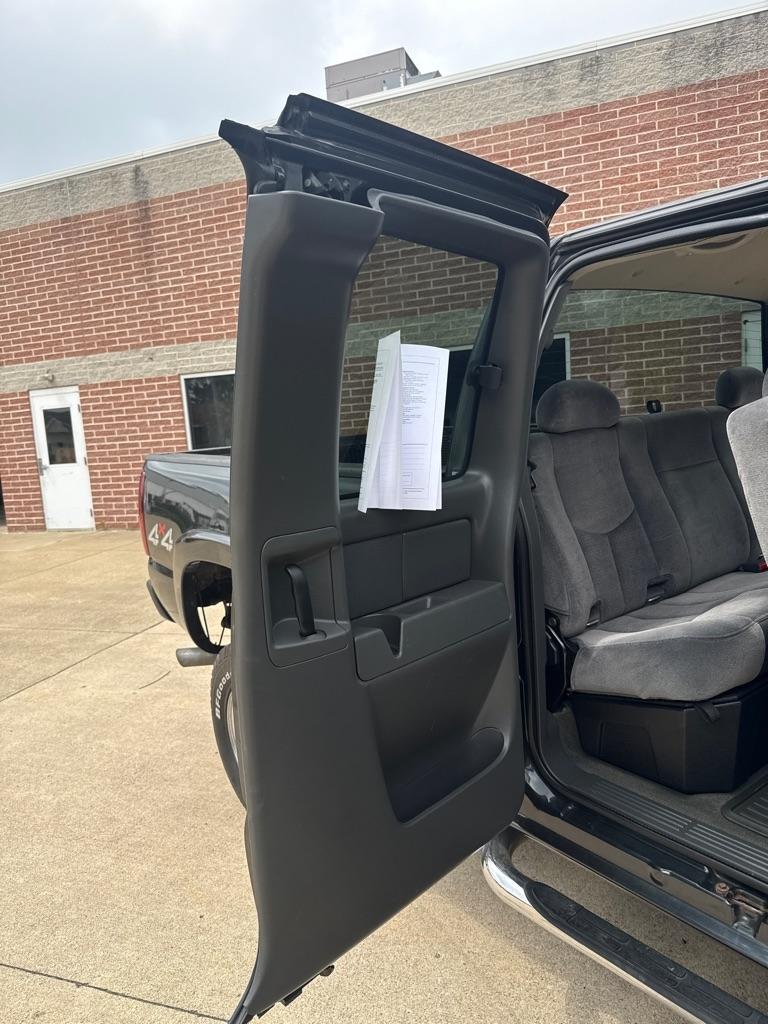 GMC Sierra 2500HD Ext. Cab Short Bed 4WD 2005