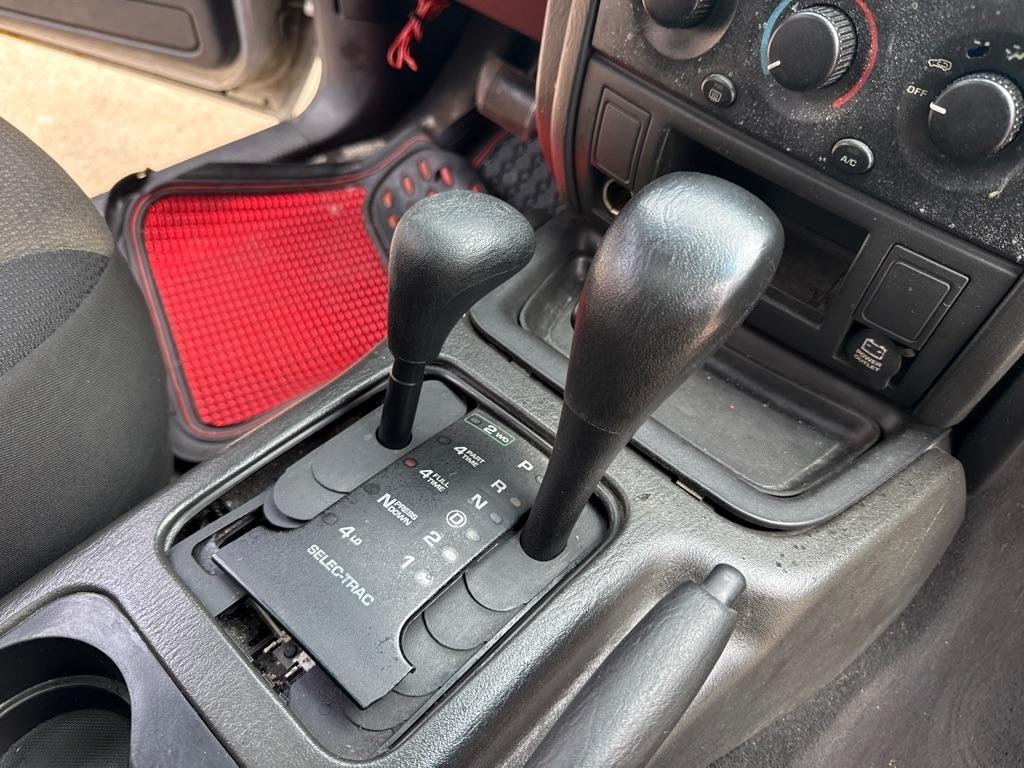 Jeep Grand Cherokee Laredo 4WD 2004