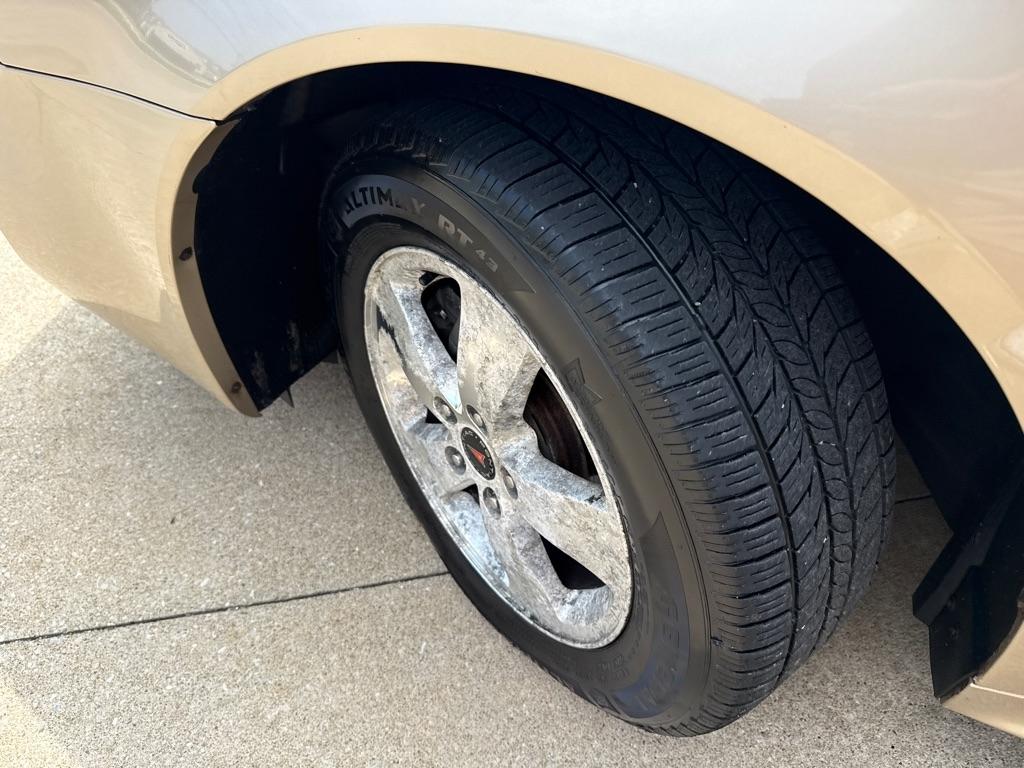 Pontiac Grand Prix  2005