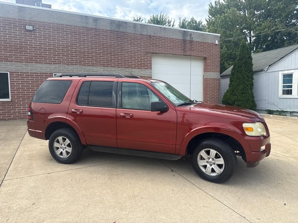 Ford Explorer XLT 4.0L 4WD 2010