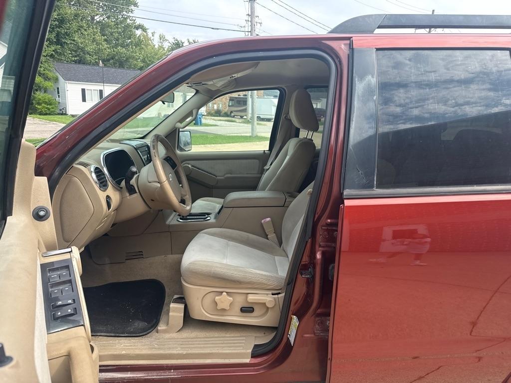 Ford Explorer XLT 4.0L 4WD 2010