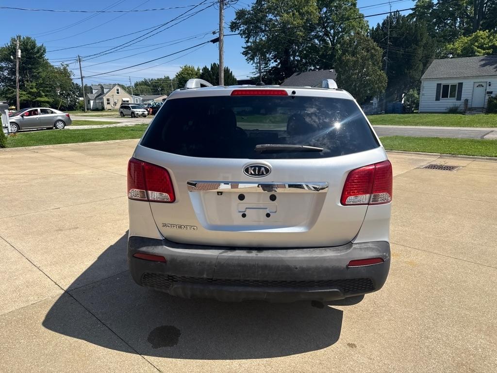 Kia Sorento LX 2WD 2011