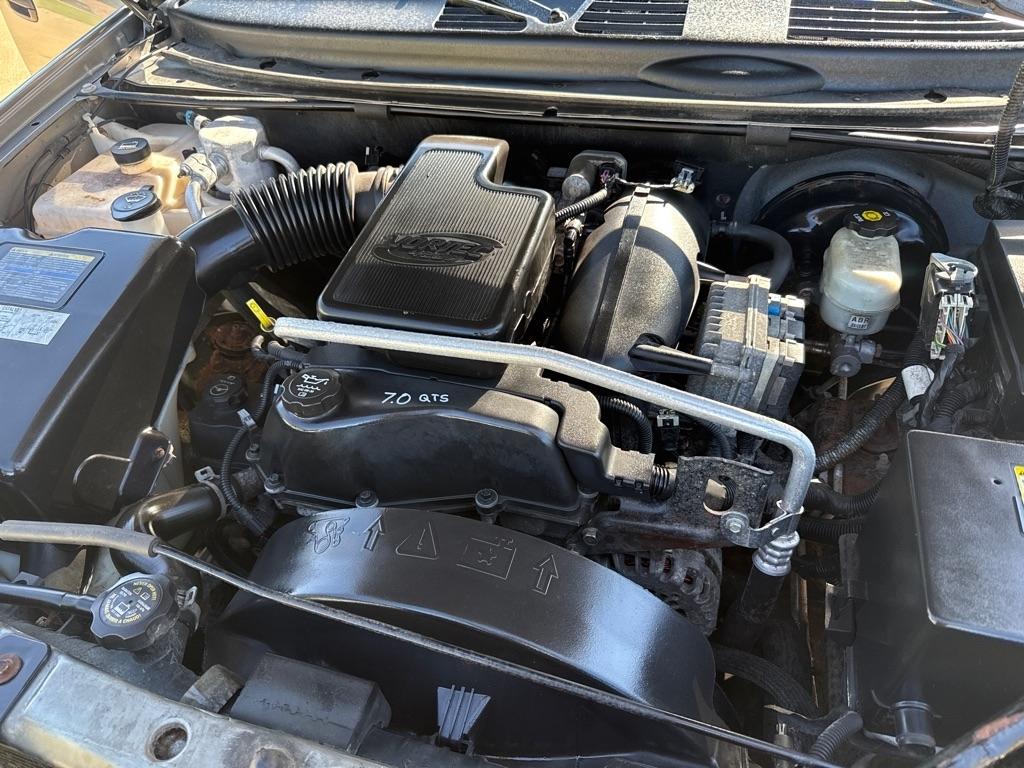 GMC Envoy XUV SLE 4WD 2005