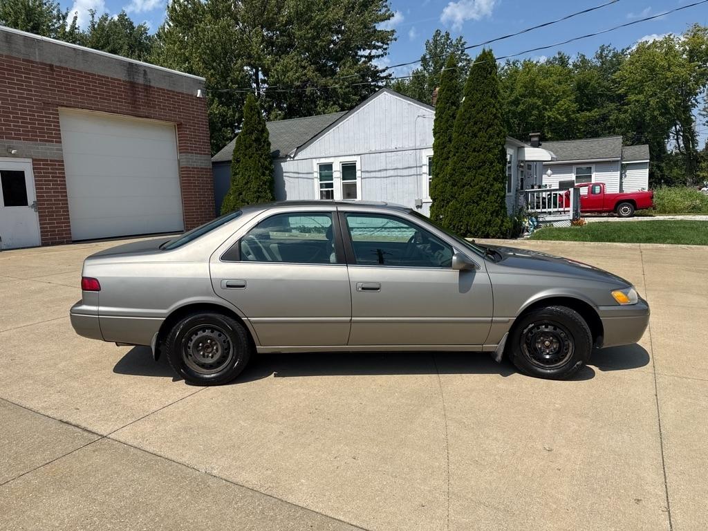 Toyota Camry CE 1999