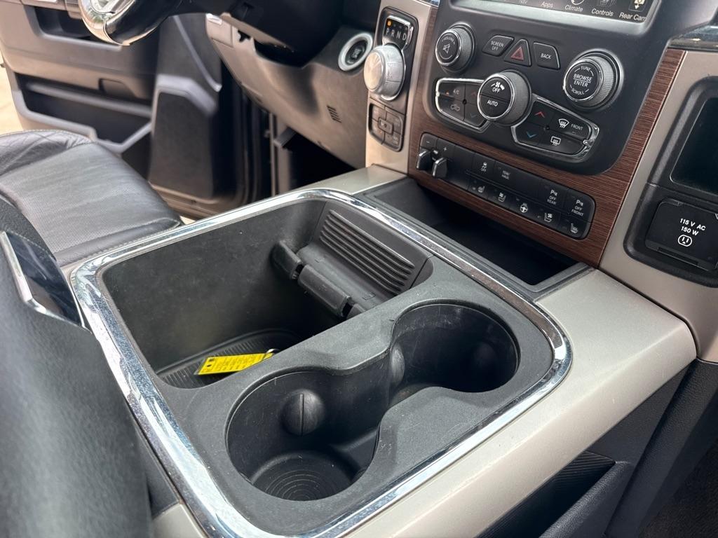 RAM 1500 Laramie Crew Cab SWB 4WD 2016