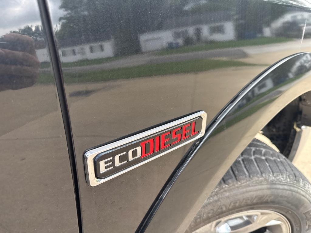 RAM 1500 Laramie Crew Cab SWB 4WD 2016