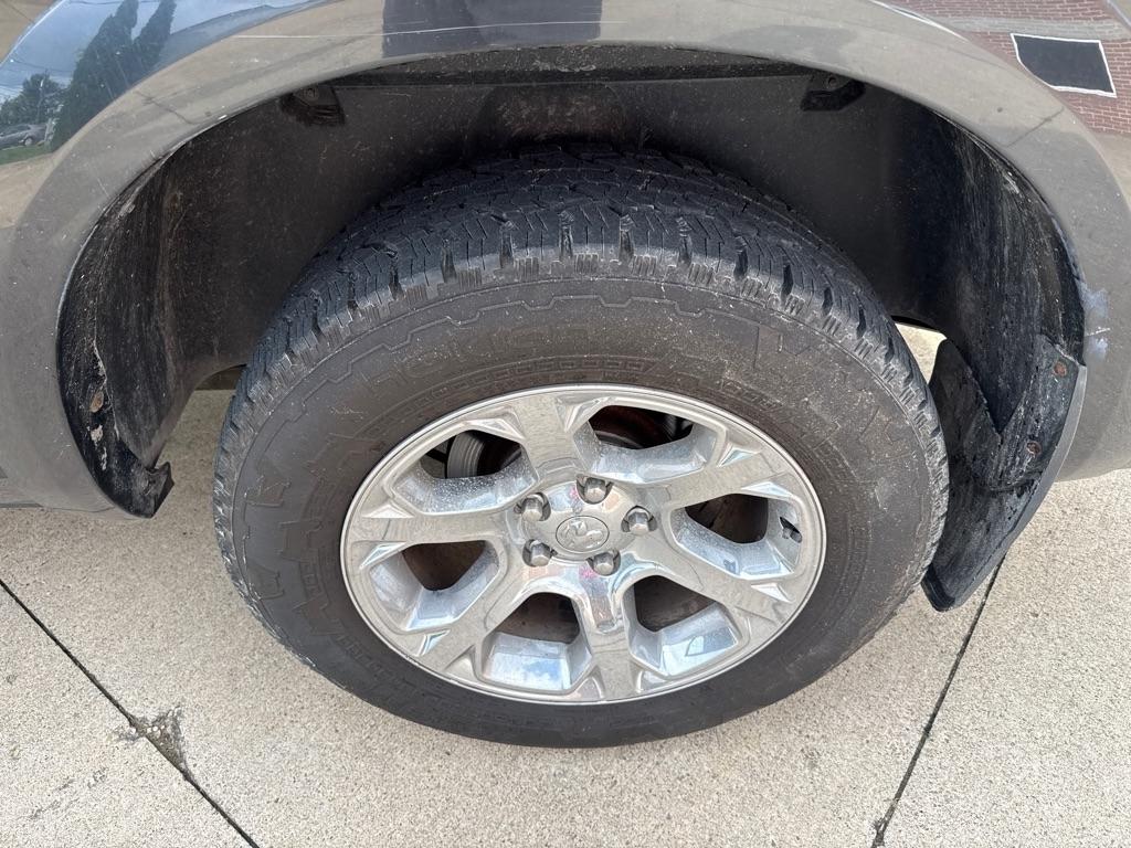 RAM 1500 Laramie Crew Cab SWB 4WD 2016