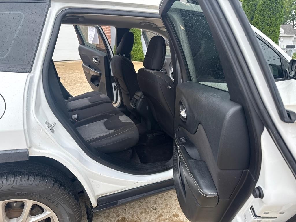 Jeep Cherokee Sport 4WD 2016