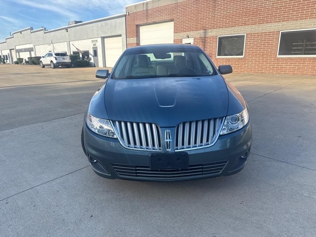 Lincoln MKS  2010
