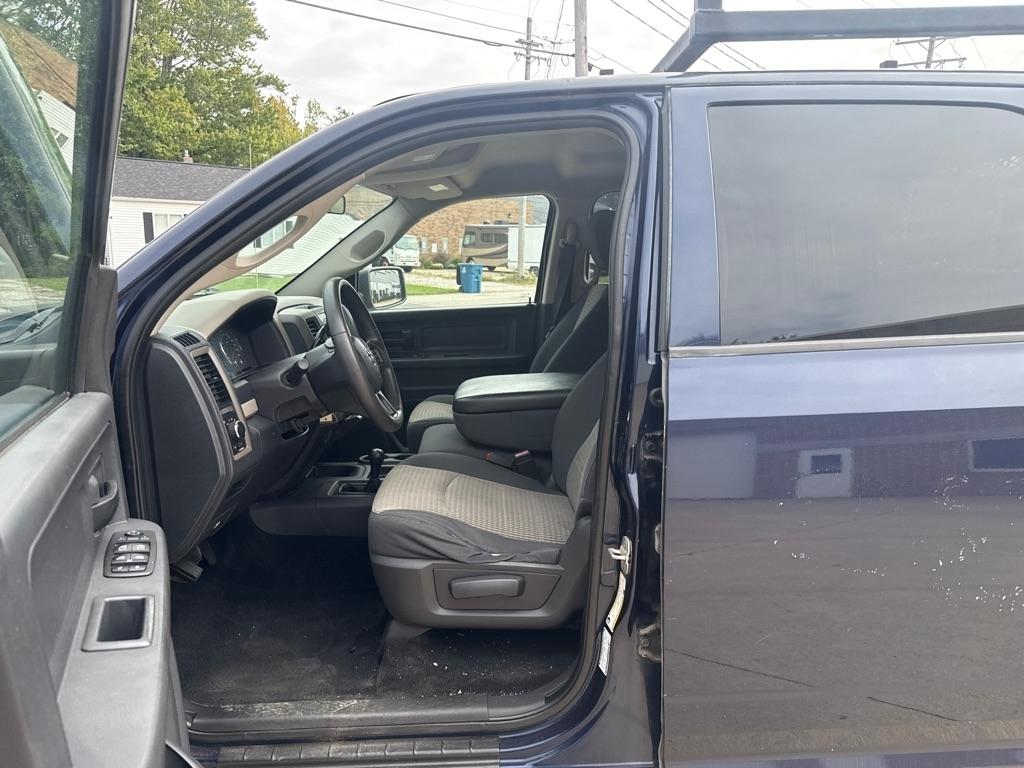 RAM 2500 ST Crew Cab SWB 4WD 2012