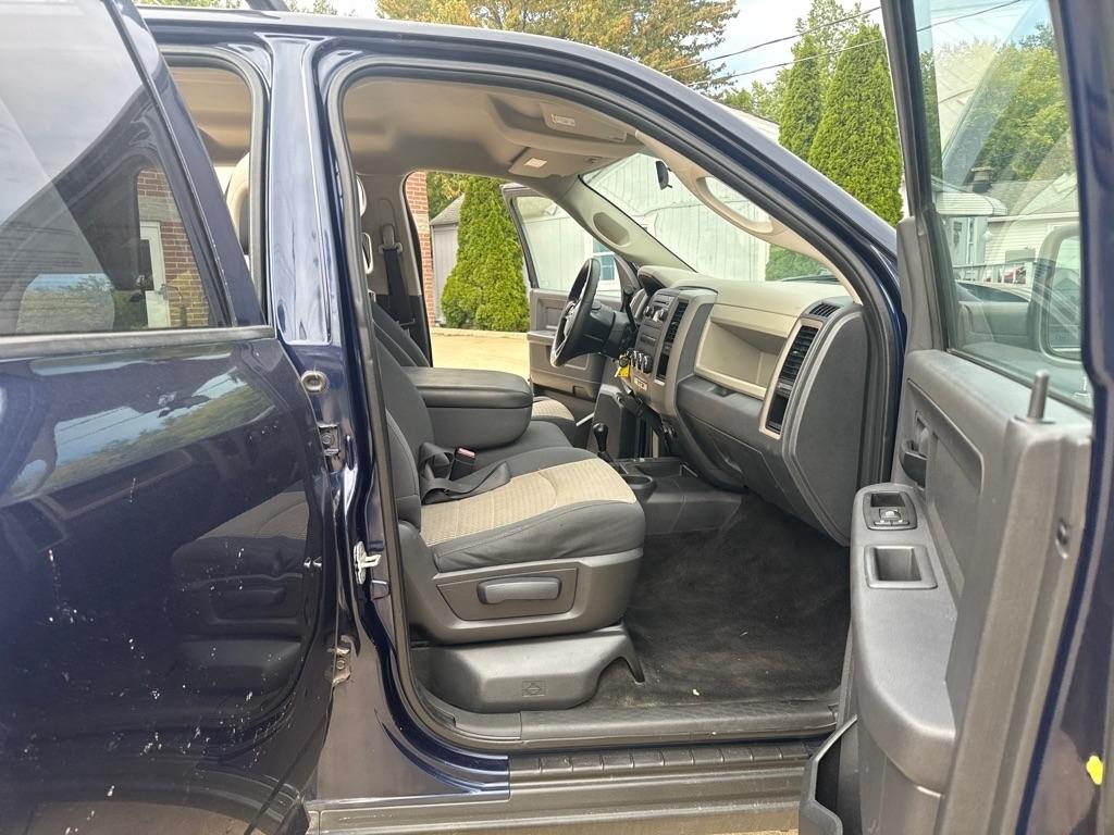 RAM 2500 ST Crew Cab SWB 4WD 2012