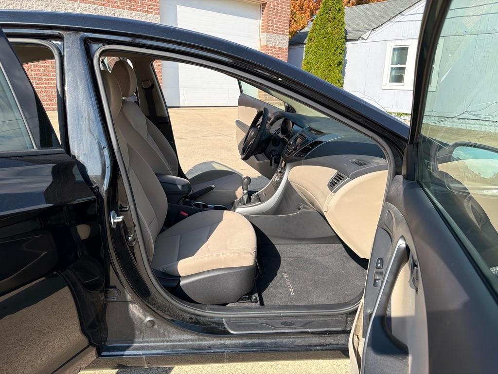 Hyundai Elantra GLS M/T 2014