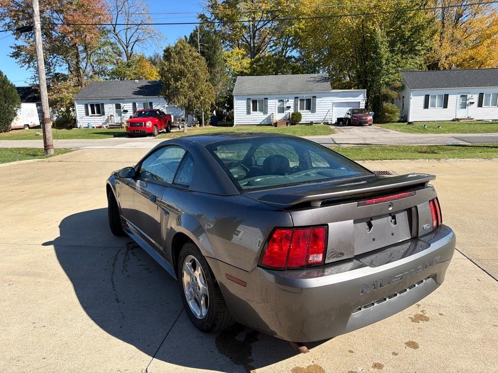 Ford Mustang  2003