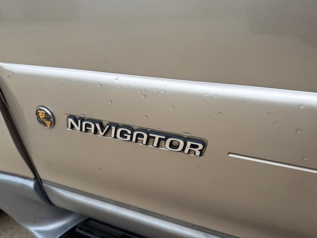 Lincoln Navigator  2002