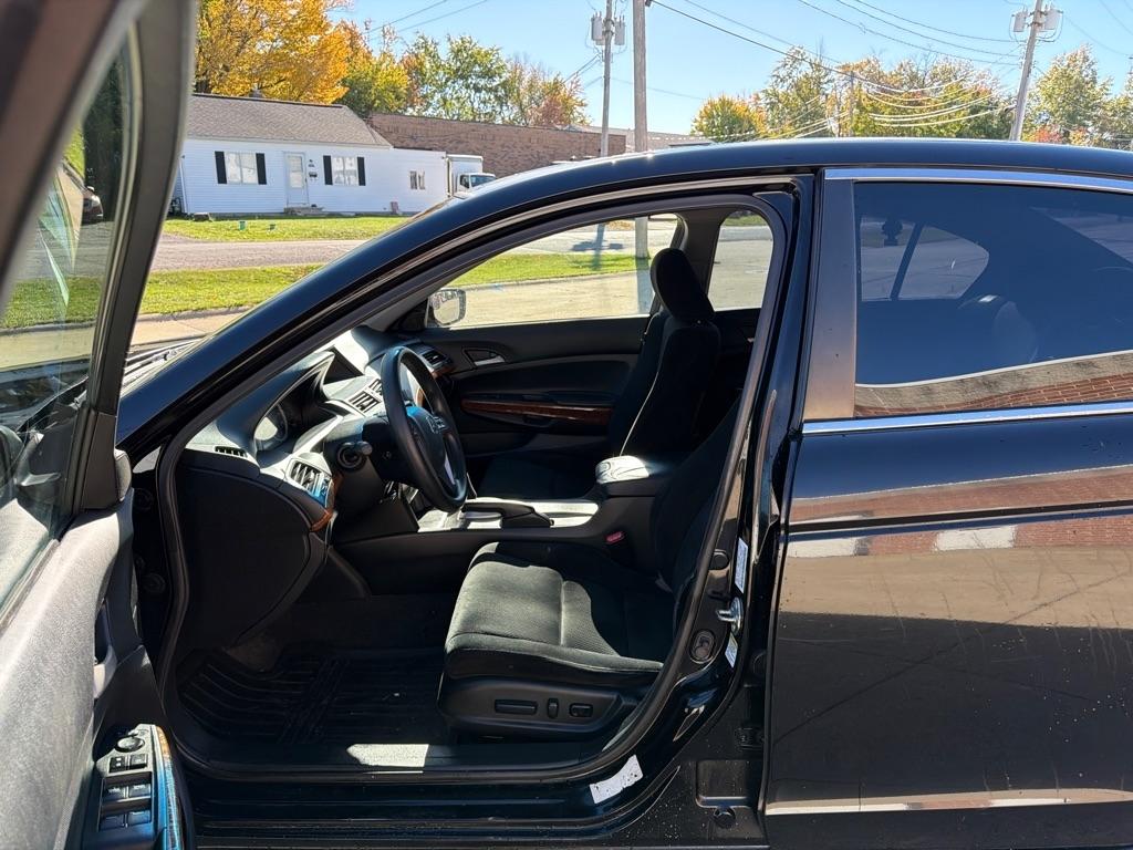 Honda Accord EX Sedan AT 2011