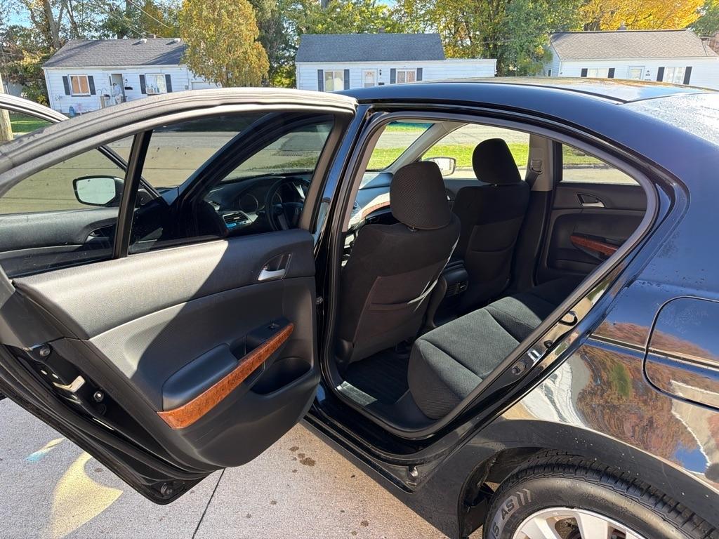 Honda Accord EX Sedan AT 2011
