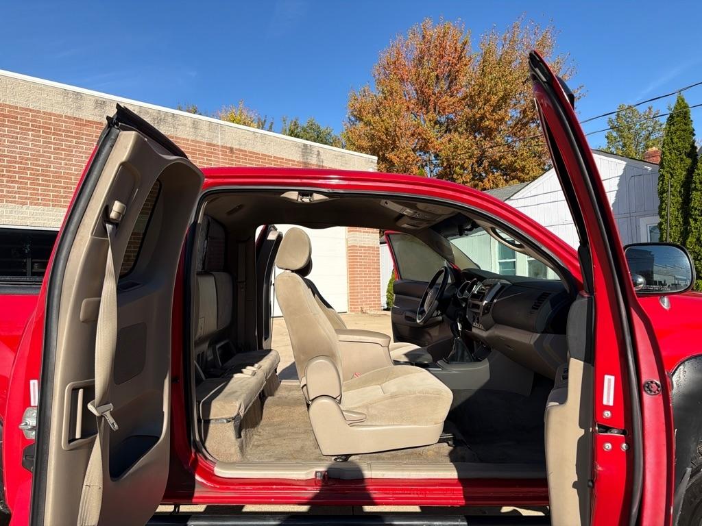Toyota Tacoma Access Cab I4 Manual 4WD 2005