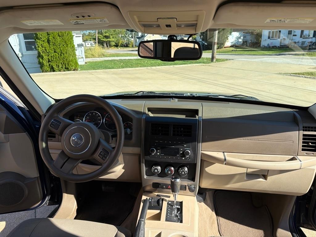 Jeep Liberty Sport 4WD 2012