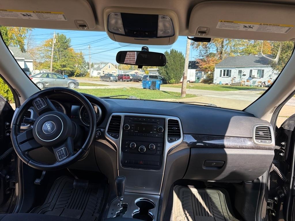 Jeep Grand Cherokee Laredo 2WD 2011
