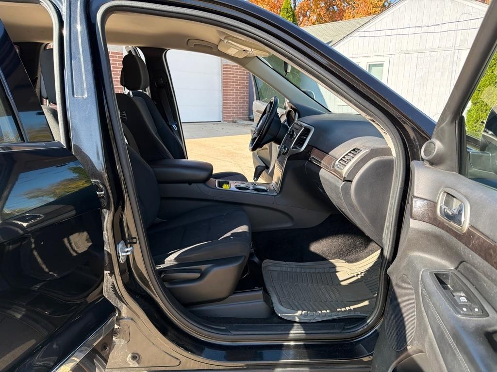 Jeep Grand Cherokee Laredo 2WD 2011