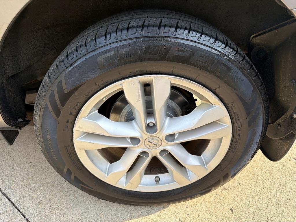 Nissan Rogue S AWD 2013