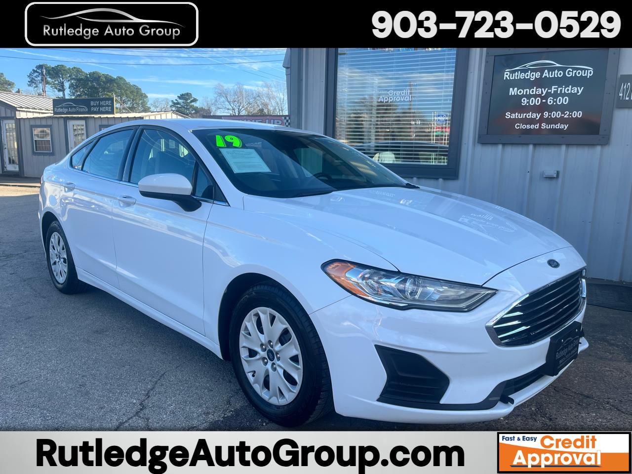 2019 Ford Fusion S's photo