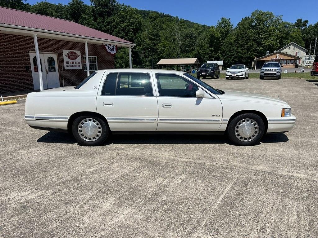 1999 Cadillac DeVille 4dr Sdn