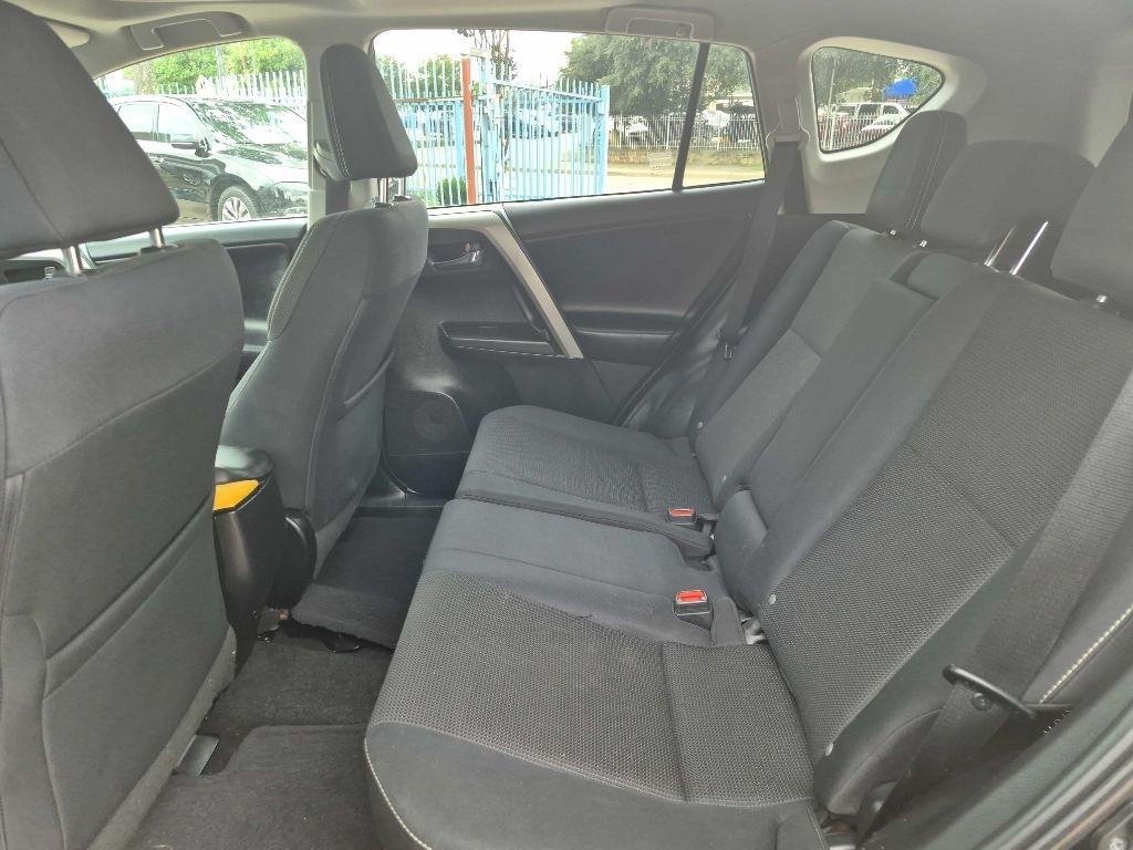 2016 Toyota RAV4 XLE - Photo 9