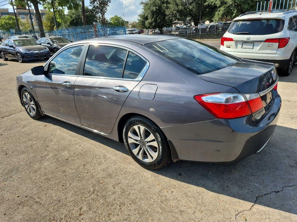 Honda Accord photo 5