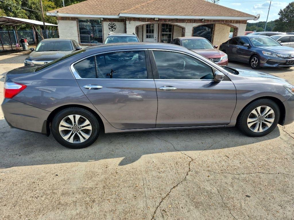 Honda Accord photo 8
