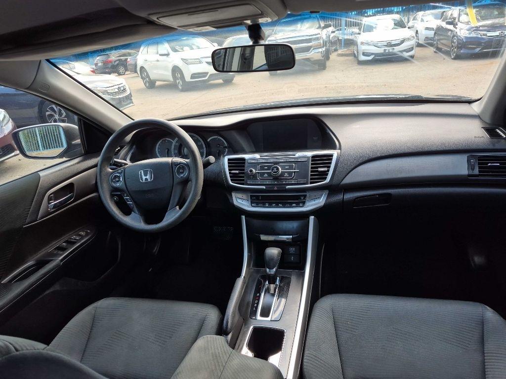 Honda Accord photo 11