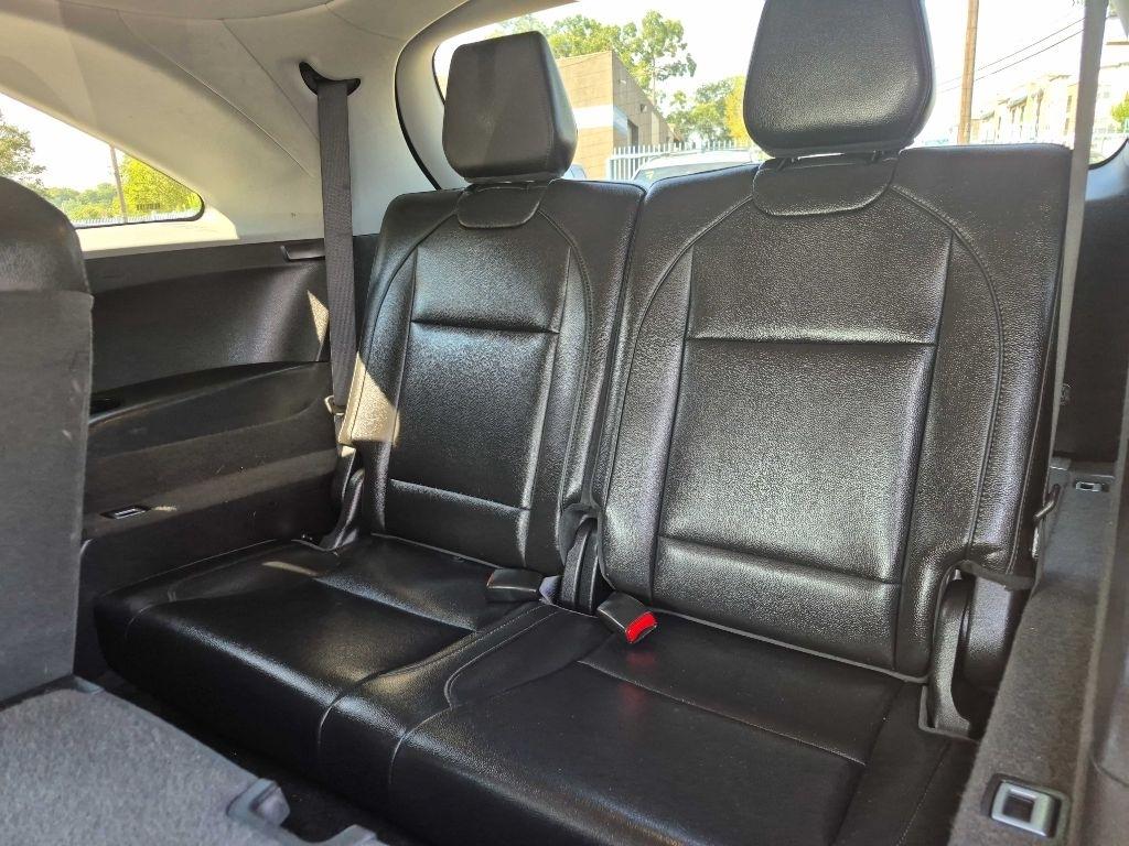 Acura MDX photo 10