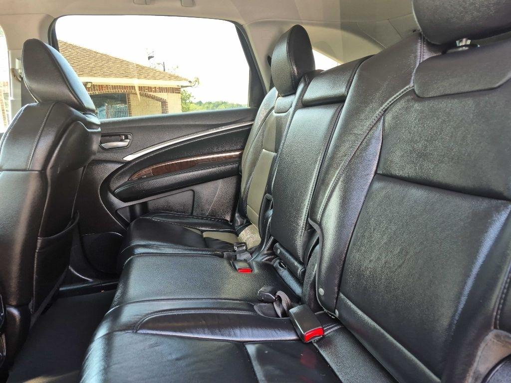 Acura MDX photo 11