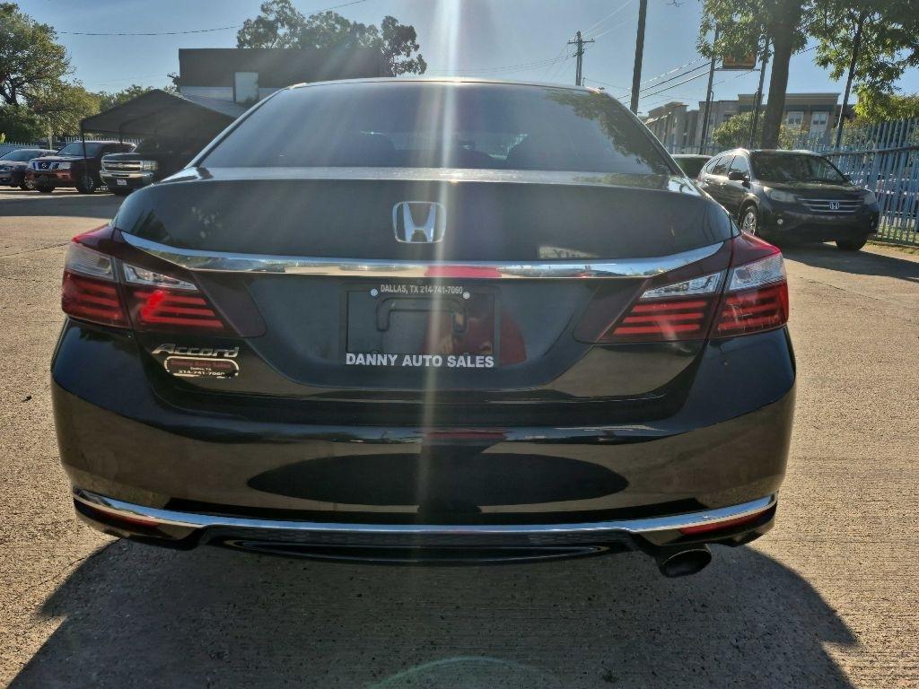 Honda Accord photo 5
