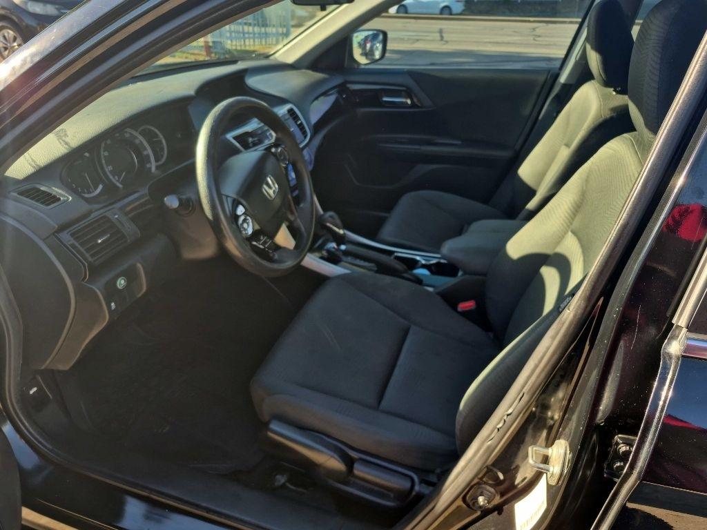 Honda Accord photo 9