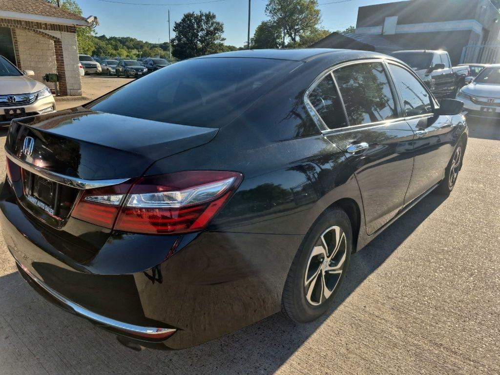 Honda Accord photo 10